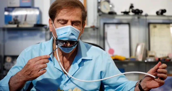 Izraelski stručnjaci patentirali masku s pomičnim otvorom za jelo