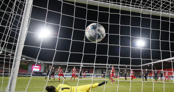 (VIDEO) Ostali bez plasmana u Bundesligu, pa napravili potez koji je zgrozio Njemačku