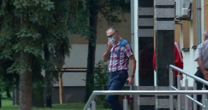 (FOTO) Te&scaron;ke optužbe na račun načelnika Teslića: Psovao mi je majku i sru&scaron;io na&scaron;u ogradu