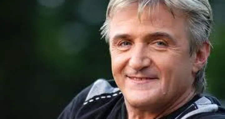 Muzičar čije pjesme i danas pjevaju "Manijaci" i "Horde zla": Rajku Dujmiću posthumno dodijeljen Medaljon grada Sarajeva