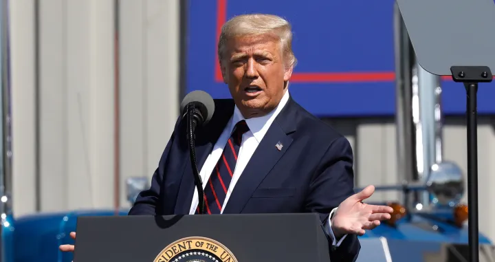 Trump o hapšenju bivšeg savjetnika Bannona: Žao mi je zbog njega