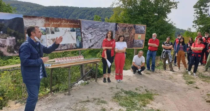 (VIDEO) Željko Komšić i Halid Bešlić posjetili stari bosanski grad Dubrovnik