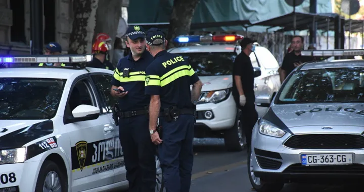 (VIDEO) Talačka situacija: Ubijat ću sve dok se policija ne udalji od banke