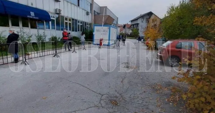 Pandemija pokrenula novi biznis: Ukoliko ne želite stajati u redu za testiranje na koronavirus, možete platiti druge da stoje za vas