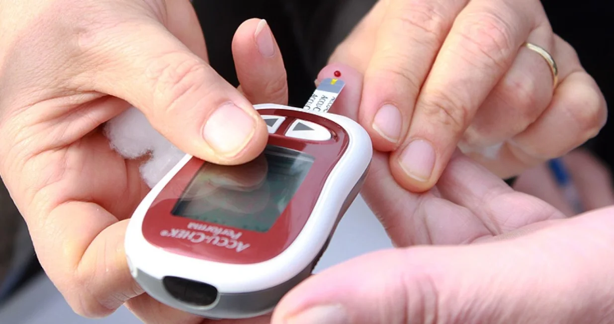 Bezbolno kontinuirano mjerenje glukoze u krvi