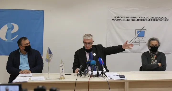 Sindikat srednjeg i visokog obrazovanja KS: Zahtjevamo stavljanje prosvjetnih radnika na listu prioriteta za vakcinaciju