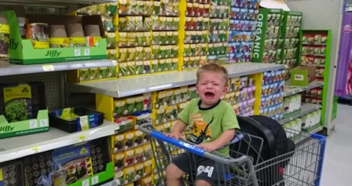 Kupujete hranu, a djeca vam vri&scaron;te u samoposluzi tražeći slatki&scaron;e? Metod "Albert" će vam olak&scaron;ati neprijatnost