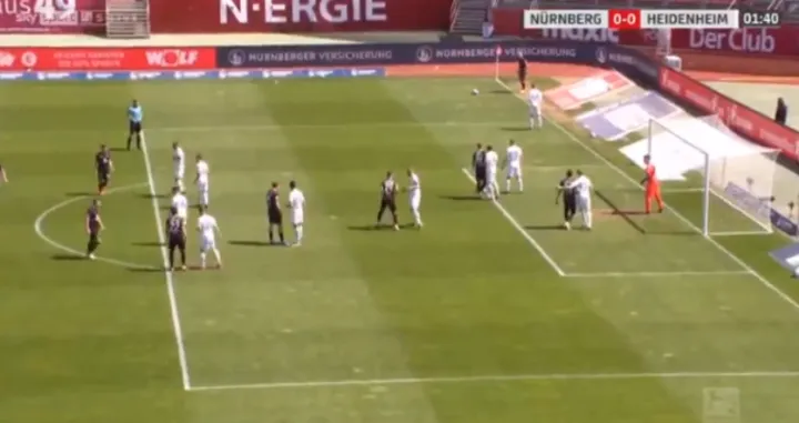 (VIDEO) Svaka čast majstore: Fudbaler Nurnberga postigao pogodak praktički iz kornera