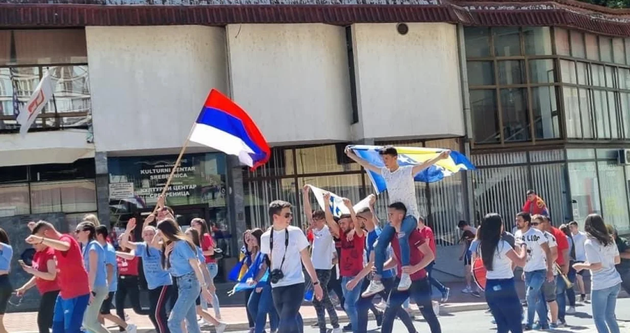 Maturanti u Srebrenici / Twitter