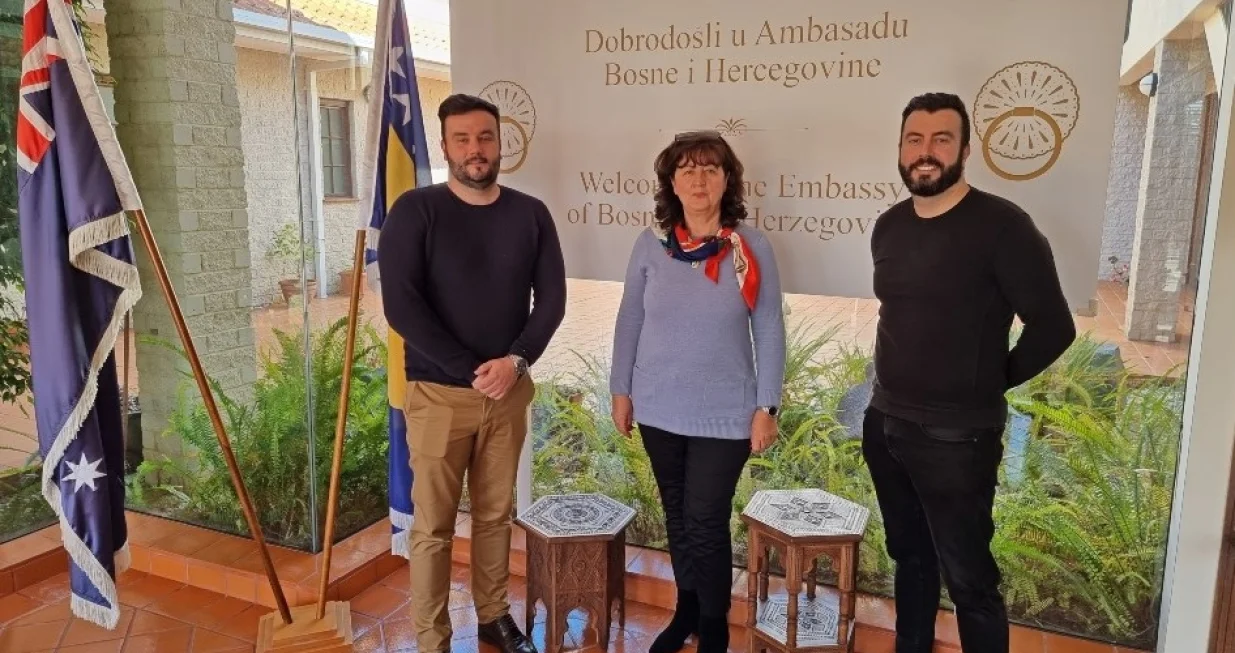Braća Čustović u posjeti Ambasadi BiH u Canberri/ Edhem Čustović