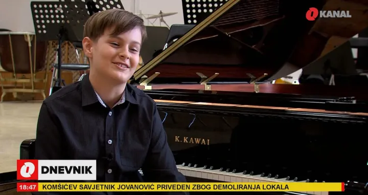 (VIDEO) Virtuoz na klaviru: Omar sa samo 11 godina prepoznat na svjetskoj sceni