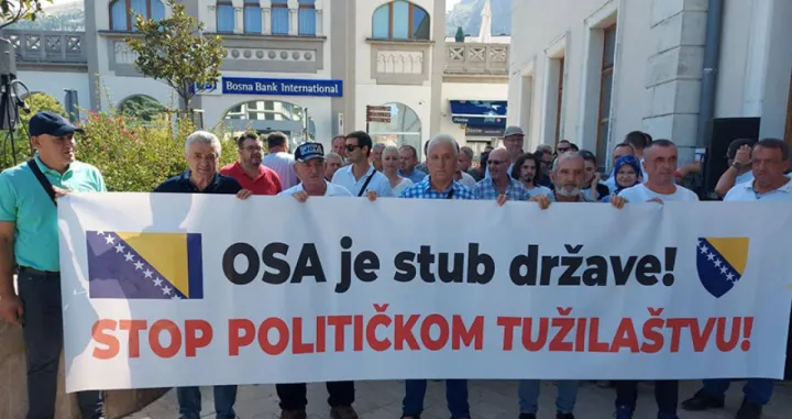 Skup podr&scaron;ke direktoru OSA-e i u Mostaru: "Osmica je institucija za za&scaron;titu države BiH, njega zatvaraju a veličaju ratne zločince..."