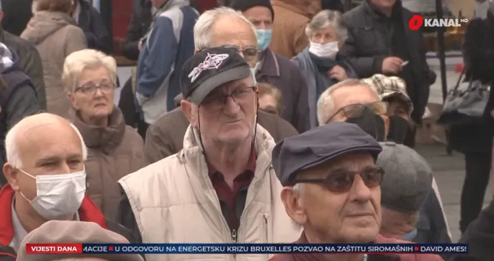 Život penzionera u BiH: Lijekove kupuju "na teku", bez pomoći porodice ne mogu preživjeti mjesec