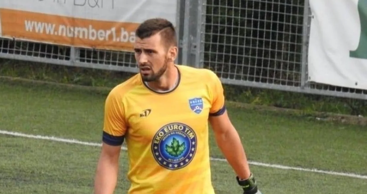 Vasilije Kolak uspravna