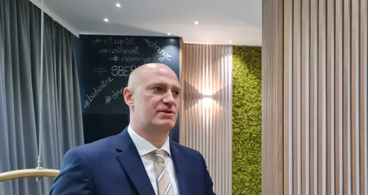 Vedran Per&scaron;ić: Generacije su odrasle na floskuli &ldquo;&scaron;uti, trpi, proći će&rdquo;, ali biti mu&scaron;karac nije "začepi i stisni zube"!