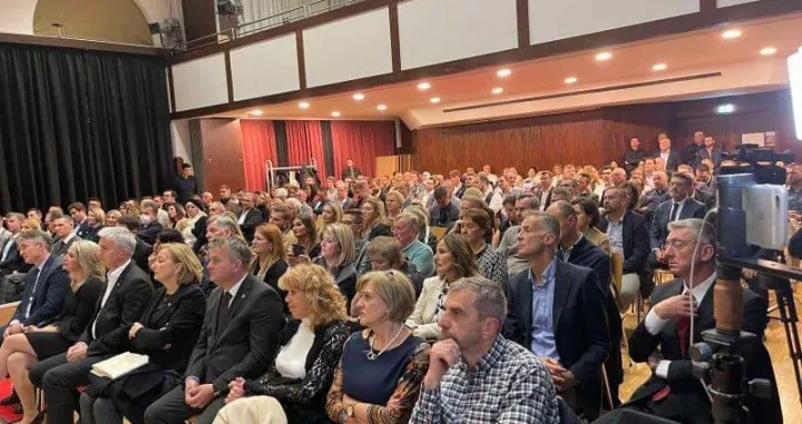 Uspješni Bosanci i Hercegovci na skupu u Stuttgartu: Cilj nam je isti - cjelovita BiH za sve njene građane