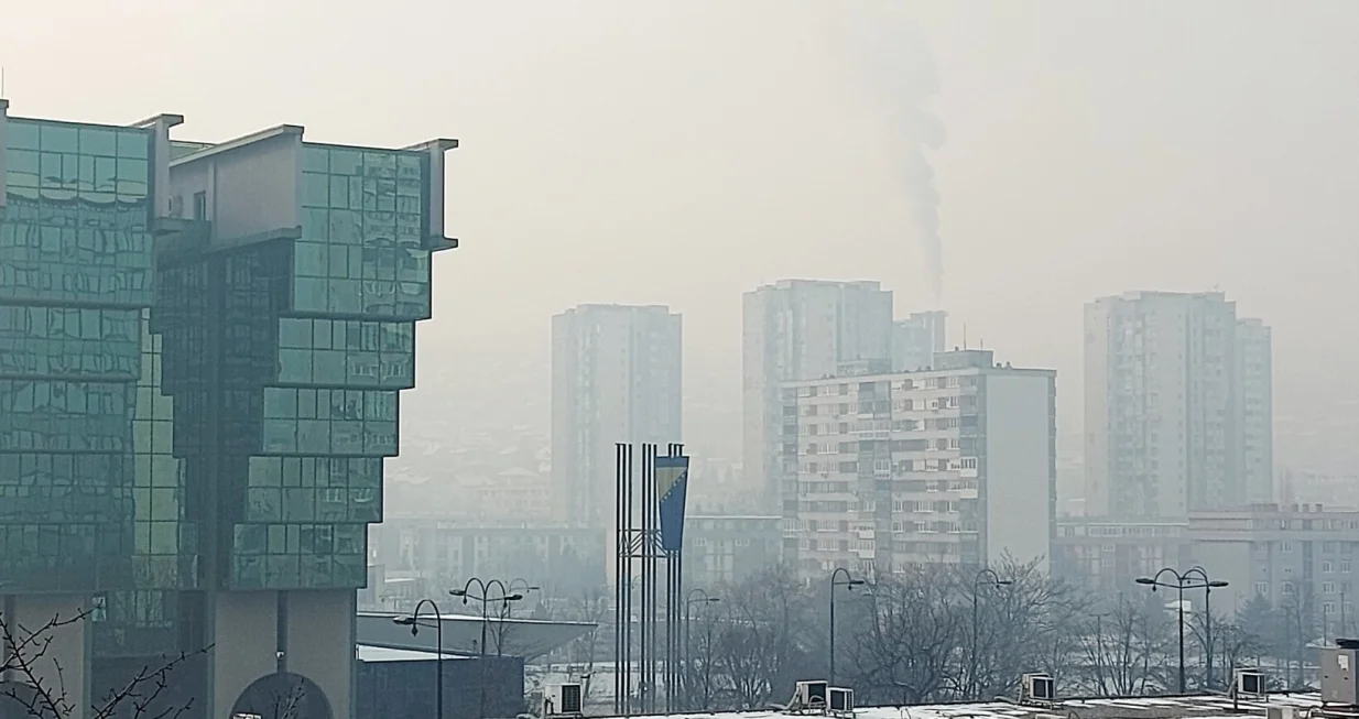 Ne preporučuju se duže provjetravanje prostorija usljed velike koncentracije &scaron;tetnih čestica u vazduhu /Lejla Sofradžija