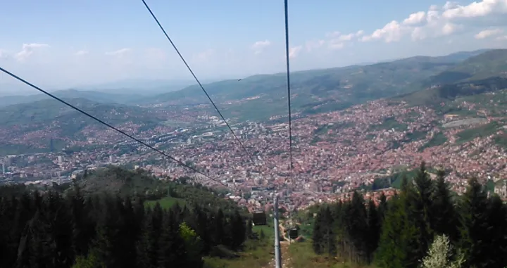 Pogled na Sarajevo sa Trebevića (žičara)/