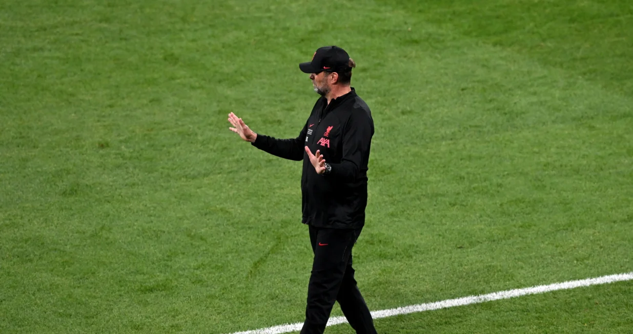 epa09983026 Liverpool's head coach Juergen Klopp reacts during the UEFA Champions League final between Liverpool FC and Real Madrid at Stade de France in Saint-Denis, near Paris, France, 28 May 2022. EPA/FILIP SINGER