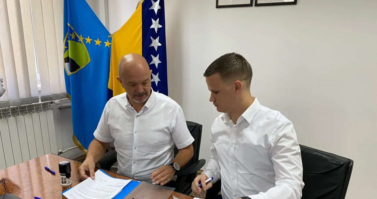 Veće plate za budžetske korisnike u TK/Vlada Tk