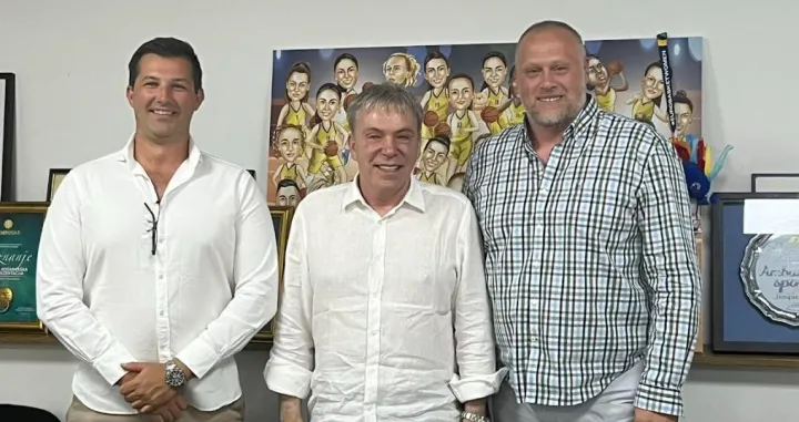 Čolan s delegacijom iz Australije/