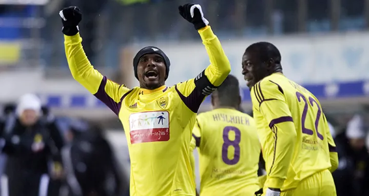KHIMKI, RUSSIA - MARCH 05: Samuel Eto'o of FC Anzhi Makhachkala celebrates after scoring a goal during the Russian Football League Championship match between FC Dynamo Moscow and FC Anzhi Makhachkala at the Arena Khimki Stadium on March 05, 2012 in Khimki, Russia. (Photo by Dmitry Korotayev/Epsilon/Getty Images)