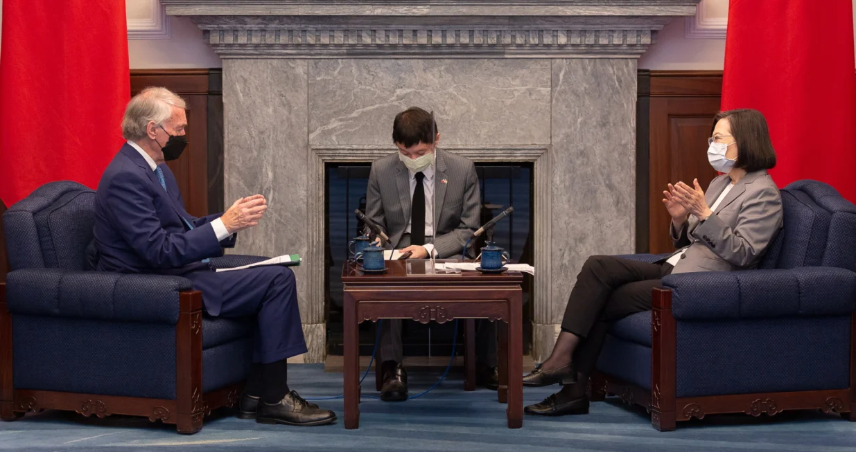 epa10121888 A handout photo made available by the Taiwan Presidential Office shows Taiwan President Tsai Ing-wen (R) talking with US Senator Ed Markey (L) during a meeting in Taipei, Taiwan, 15 August 2022. A delegation of US lawmakers met Taiwan senior officials to discuss bilateral relations, regional security, trade and investment, global supply chains, climate change, and other significant issues of mutual interest. EPA/WANG YU CHING/TAIWAN PRESIDENTIAL OFFICE HANDOUT HANDOUT EDITORIAL USE ONLY/NO SALES HANDOUT EDITORIAL USE ONLY/NO SALES/Wang Yu Ching/taiwan Presidential Office Handout