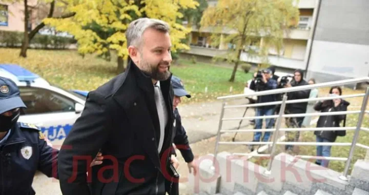 Privođenje advokata Stojana Vukajlovića/