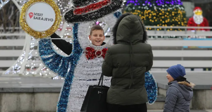 Zimska čarolija skenderija ukrasi./Senad Gubelić