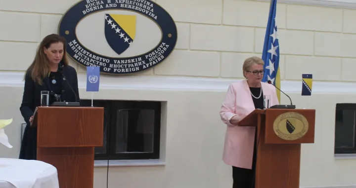 Turković - UN - Macdonald.JPG/