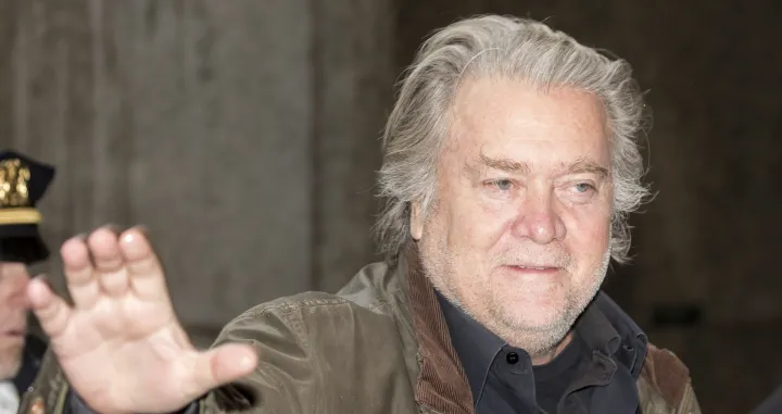 epa10222825 Stephen Bannon, a former advisor to US President Donald Trump, arrives to New York State Supreme Court for a hearing related to charges he is facing for his role with the 'We Build the Wall' group in New York, New York, USA, 04 October 2022. Bannon has been charged with money laundering, conspiracy and fraud, and could face between five and fifteen years in jail if convicted. EPA/JUSTIN LANE/Justin Lane