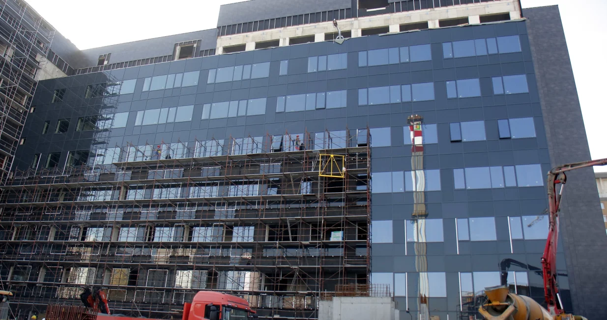 Bolnica ASA otoka fasada/Senad Gubelić