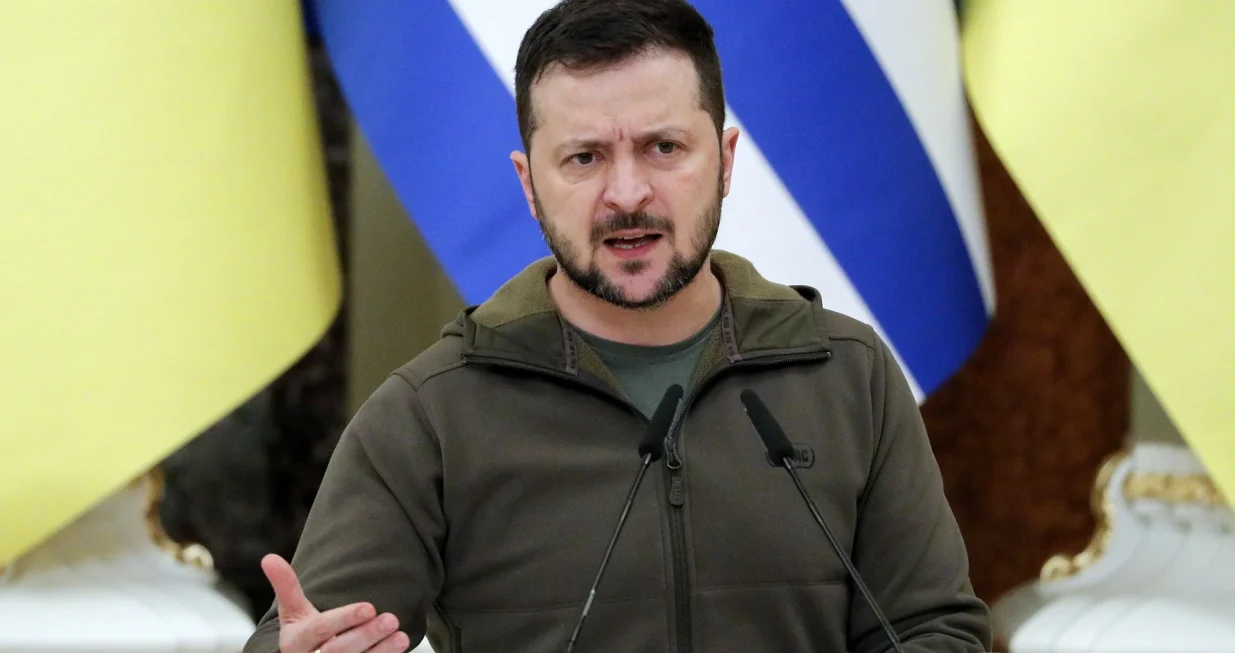 epa10283987 Ukrainian President Volodymyr Zelensky speaks during a joint news conference with Greek President Katerina Sakellaropoulou (not pictured) following their meeting at the Mariinskiy palace in Kyiv, Ukraine, 03 November 2022. Katerina Sakellaropoulou arrived in Kyiv to meet with top Ukrainian officials amid the Russian invasion. EPA/SERGEY DOLZHENKO/Sergey Dolzhenko