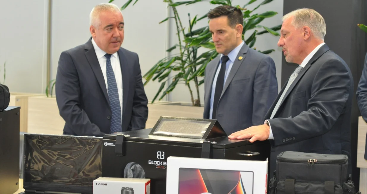 Predstavnici Ambasada Sjedinjenih Američkih Država u BiH uručili vrijednu donaciju Državnoj agenciji za istrage i za&scaron;titu/