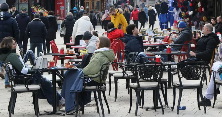 Nedeljna razglednica: Bar&scaron;čar&scaron;ija i Ferhadija puna turista./Senad Gubelić