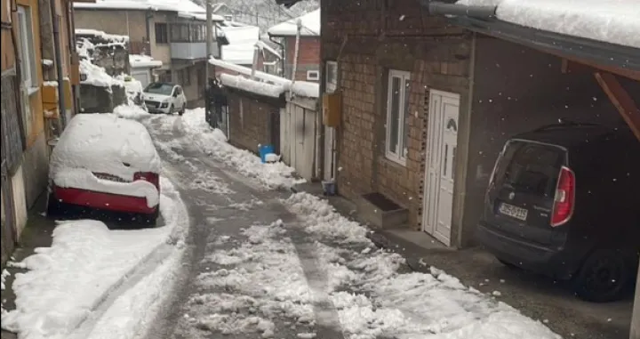 Snijeg na ulicama Sarajeva/KJKP Rad/