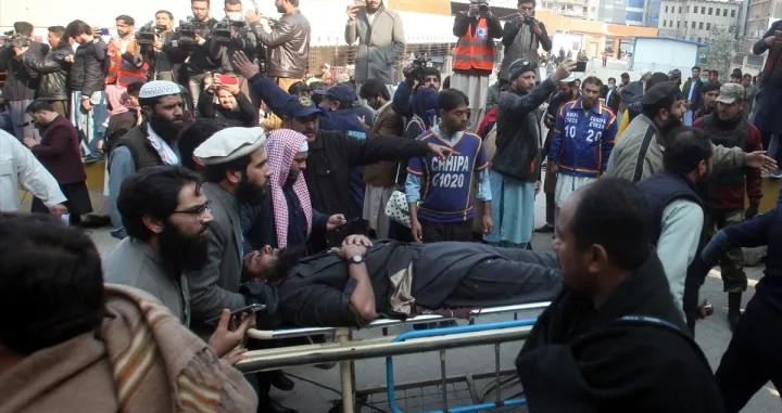 Bomba&scaron; samoubica je aktivirao eksploziv na početku molitve/Anadolija/