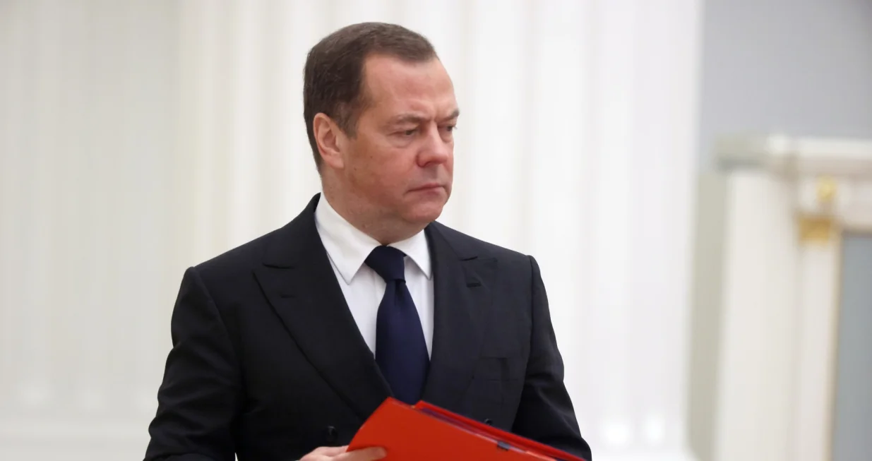 epa10312551 Deputy head of Russia's Security Council Dmitry Medvedev arrives for a meeting of Russian President Putin with members of the Russian Security Council at the Kremlin in Moscow, Russia, 18 November 2022. EPA/MIKHAIL METZEL/SPUTNIK/KREMLIN POOL MANDATORY CREDIT/Mikhail Metzel/Sputnik/Kremlin Pool