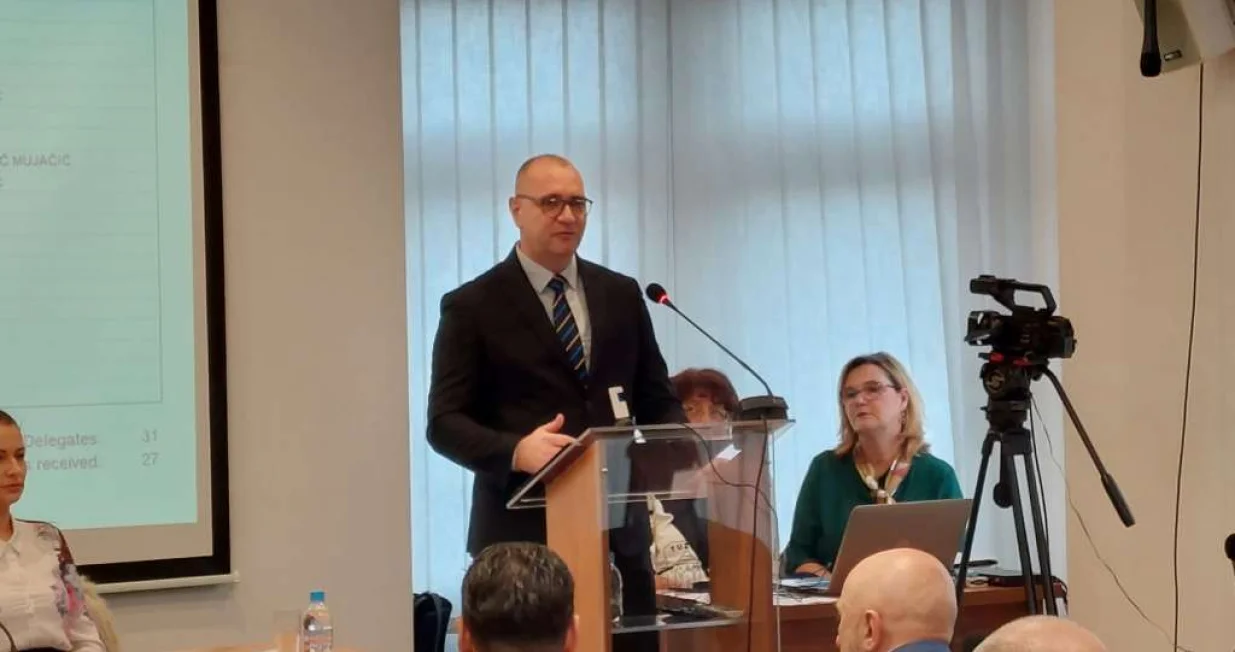 Mandat Zijada Lugavića trajat će do održavanja vanrednih izbora za gradonačelnika Tuzle, a najduže tri mjeseca/