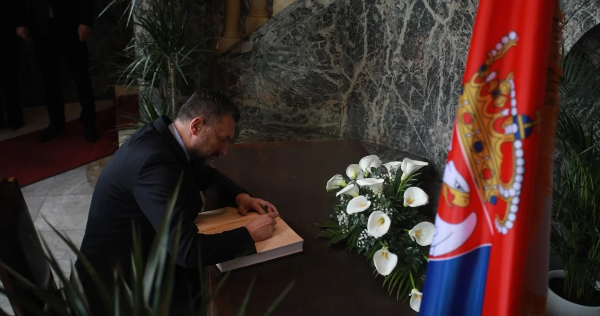 Konaković se upisao u knjigu žalosti/ Anadolija/