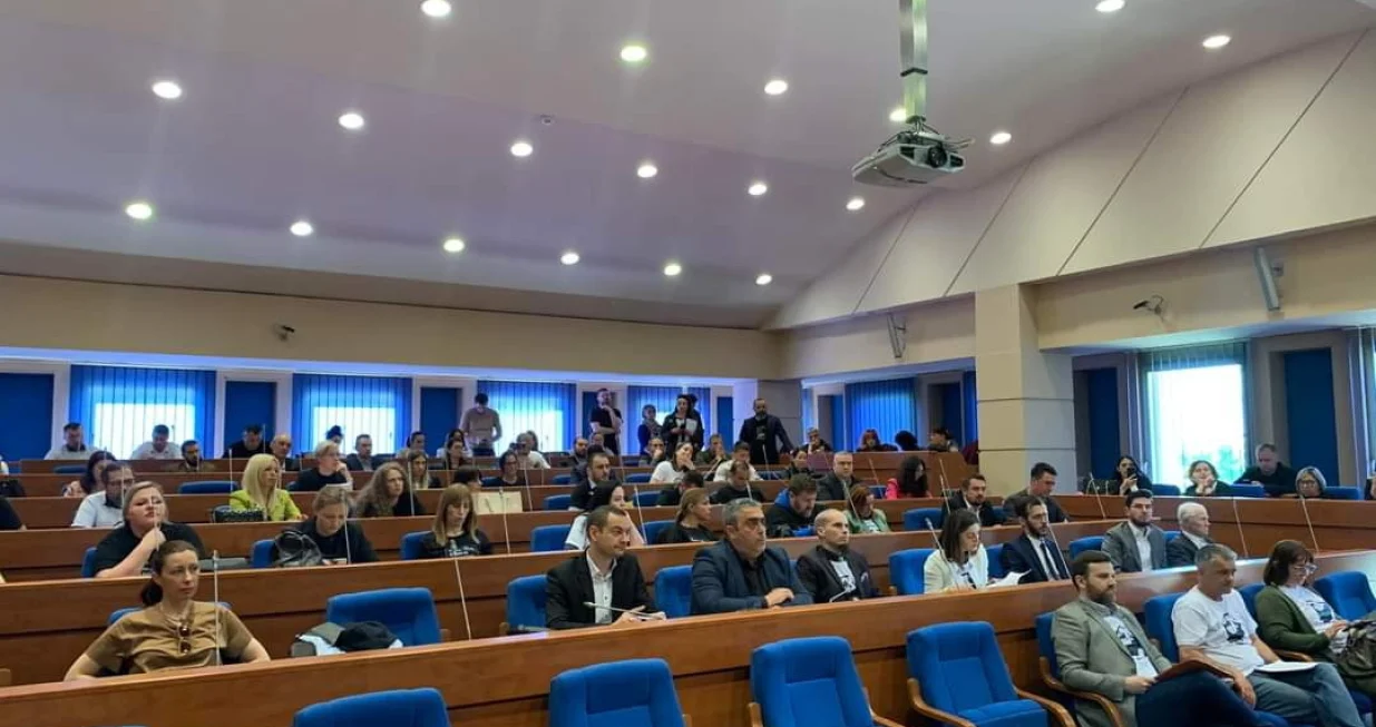 Rasprava o izmjenama Krivičnog zakonika RS, novinari/