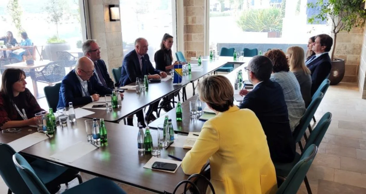 Zukan Helez, Alfred Kammer, Antonella Bassani, MMF, Svjetska banka, sastanak: Tivat (Crna Gora)/Mod Bih