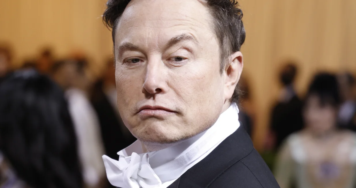 epa09923453 Elon Musk on the red carpet for the 2022 Met Gala, the annual benefit for the Metropolitan Museum of Art's Costume Institute, in New York, New York, USA, 02 May 2022. The event coincides with the Met Costume Institute's 'In America: An Anthology of Fashion' which opens 05 May 2022 concludes 05 September 2022. EPA/JUSTIN LANE/Justin Lane