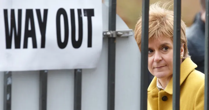 epa09181758 SNP leader Nicola Sturgeon out and about Glasgow meeting voters at St Francis Primary School in the Gorbals, Glasgow, Scotland, Britain, 06 May 2021. Scotland holds parliamentary elections amid coronavirus pandemic and calls for a second referendum on Scottish independence. EPA/ROBERT PERRY/Robert Perry