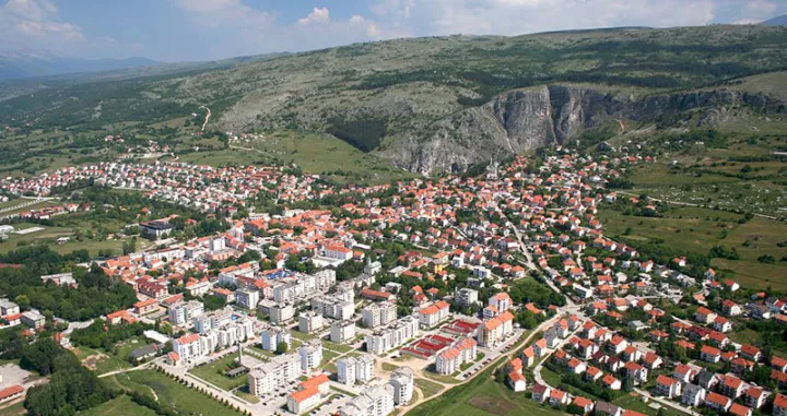 grad livno panorama/