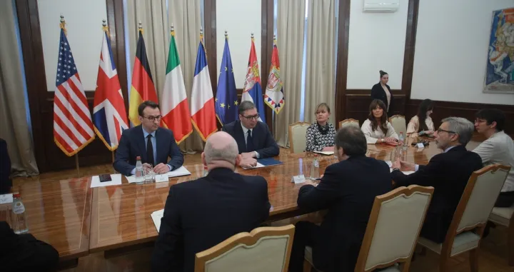 Vučić sa ambasadorima Kvinte/