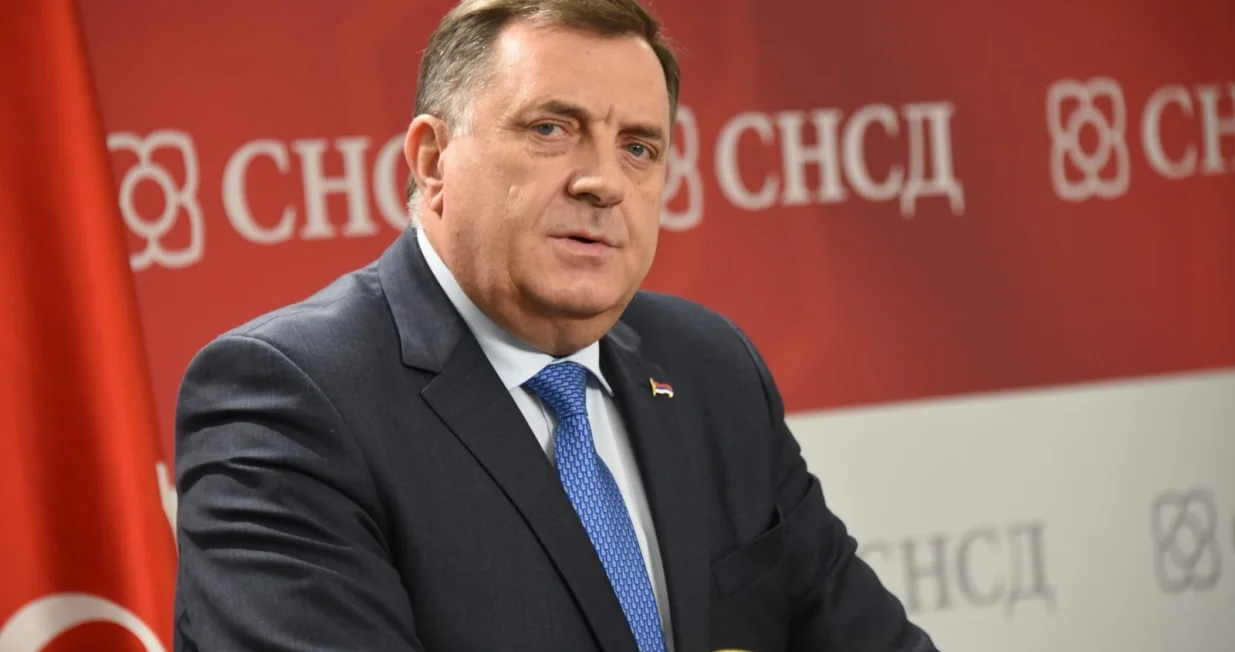 БАЊАЛУКА, 21. ФЕБРУАРА /СРНА/ - Лидер СНСД-а Милорад Додик на конференцији за новинаре данас у Бањалуци након сједнице проширеног Извршног комитета СНСД-а./Миленко Шукало