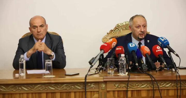 jasmin ahić rifat škrijelj/Senad Gubelić