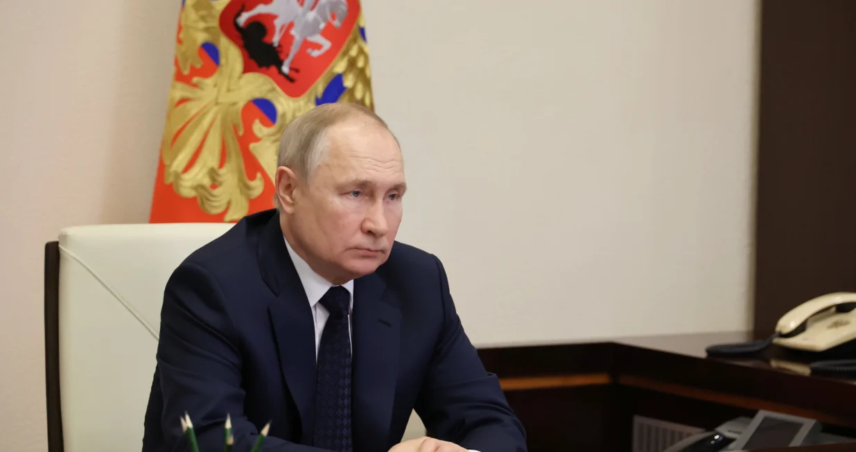 epa10388793 Russian President Vladimir Putin takes part, via video link, in a ceremony to launch the frigate Admiral Gorshkov armed with hypersonic missiles Zircon, to combat mission, in Moscow, Russia, 04 January 2023. EPA/MIKHAEL KLIMENTYEV/SPUTNIK/KREMLIN POOL MANDATORY CREDIT/Mikhael Klimentyev/Sputnik/Kremlin Pool