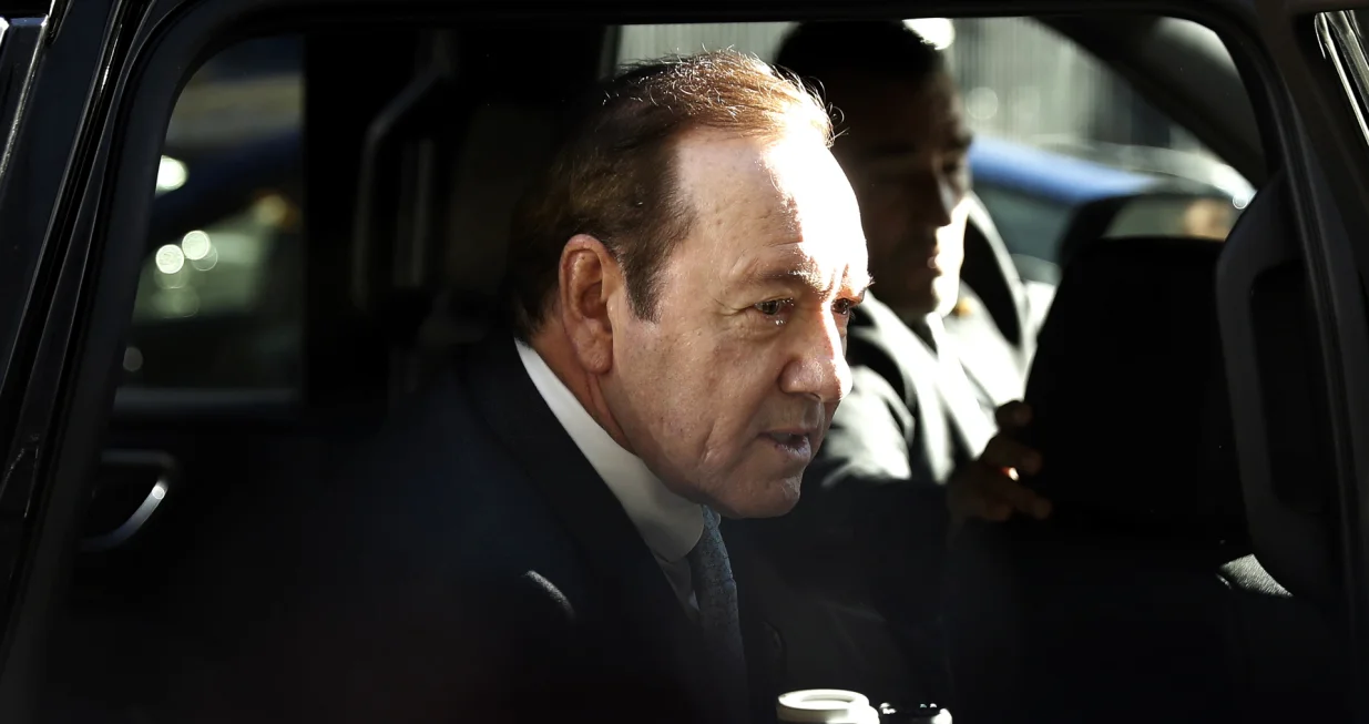 epaselect epa10226799 US Actor Kevin Spacey arrives at Federal Court in New York, New York, USA, 06 October 2022. Actor Anthony Rapp has brought a sexual civil suit against Spacey, alleging he was abused by Spacey in 1986 when Rapp was 14 years old. EPA/PETER FOLEY/Peter Foley